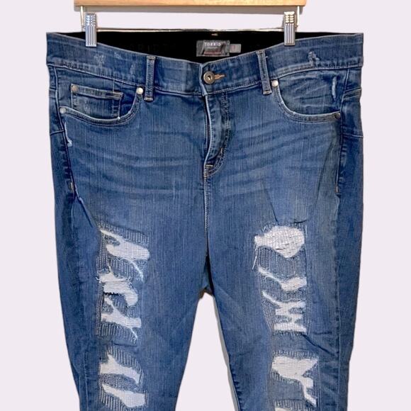 TORRID Bombshell Skinny Premium Stretch High-Rise Destructed Jeans - Picture 7 of 14